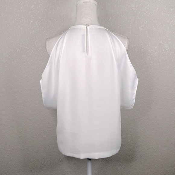 Zara Basic White Cold Shoulder Flowy Top Size Small - Picture 5 of 7